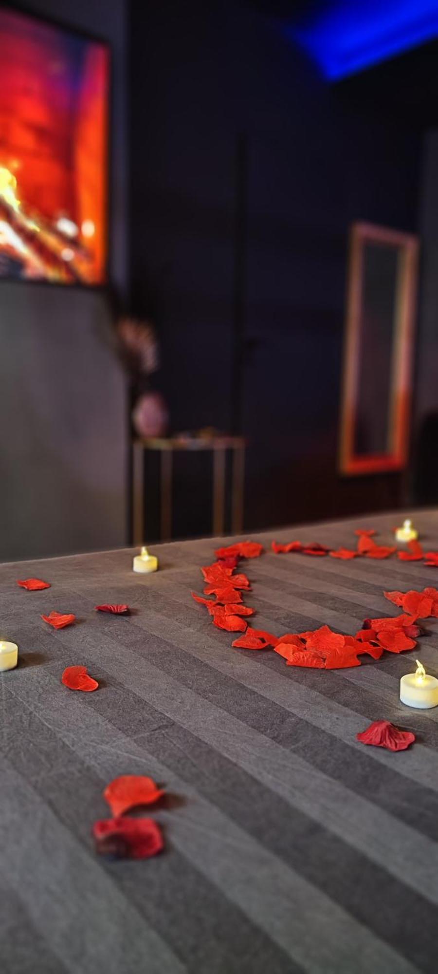 Loft, Studio And Love Rooms Bourg-Saint-Christophe エクステリア 写真