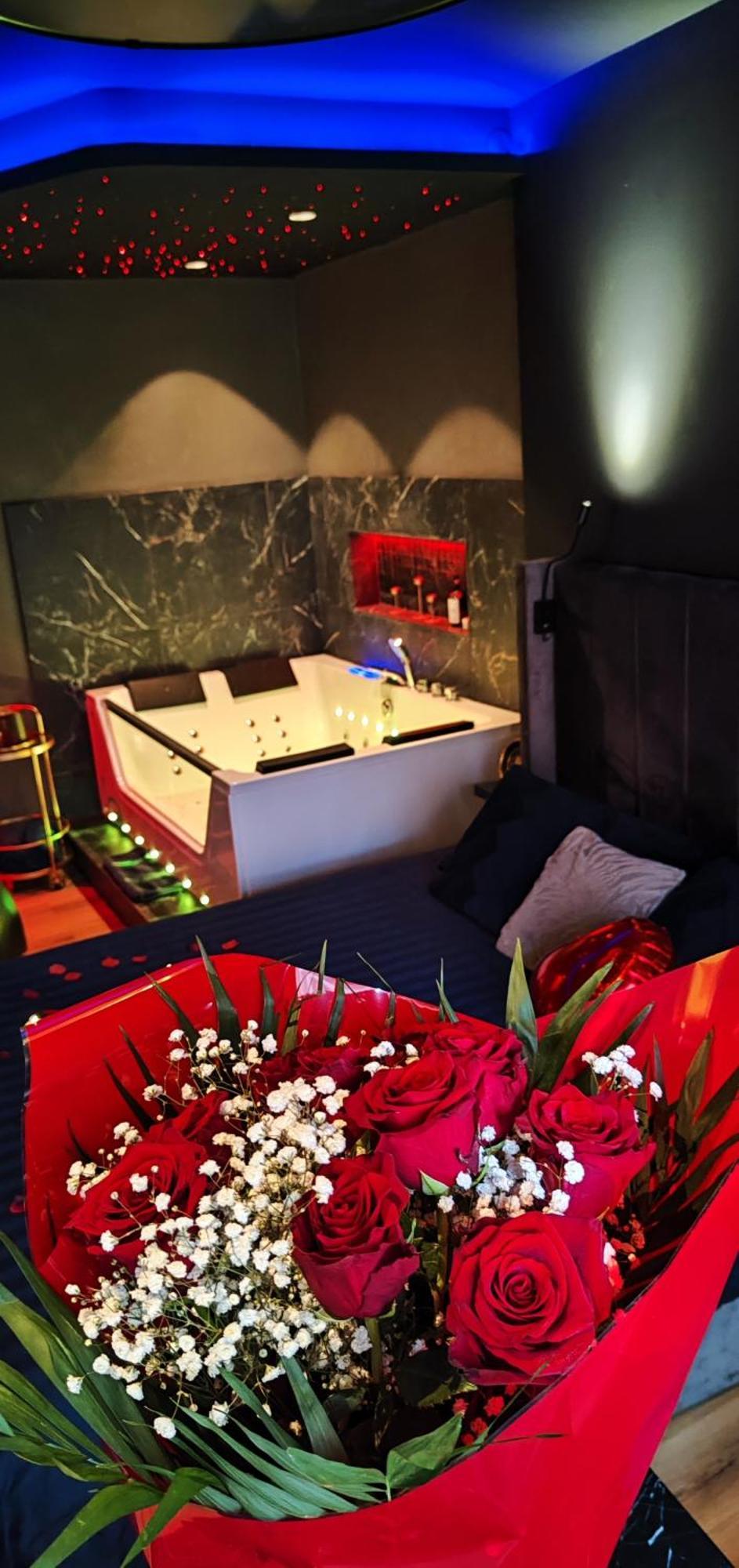 Loft, Studio And Love Rooms Bourg-Saint-Christophe エクステリア 写真