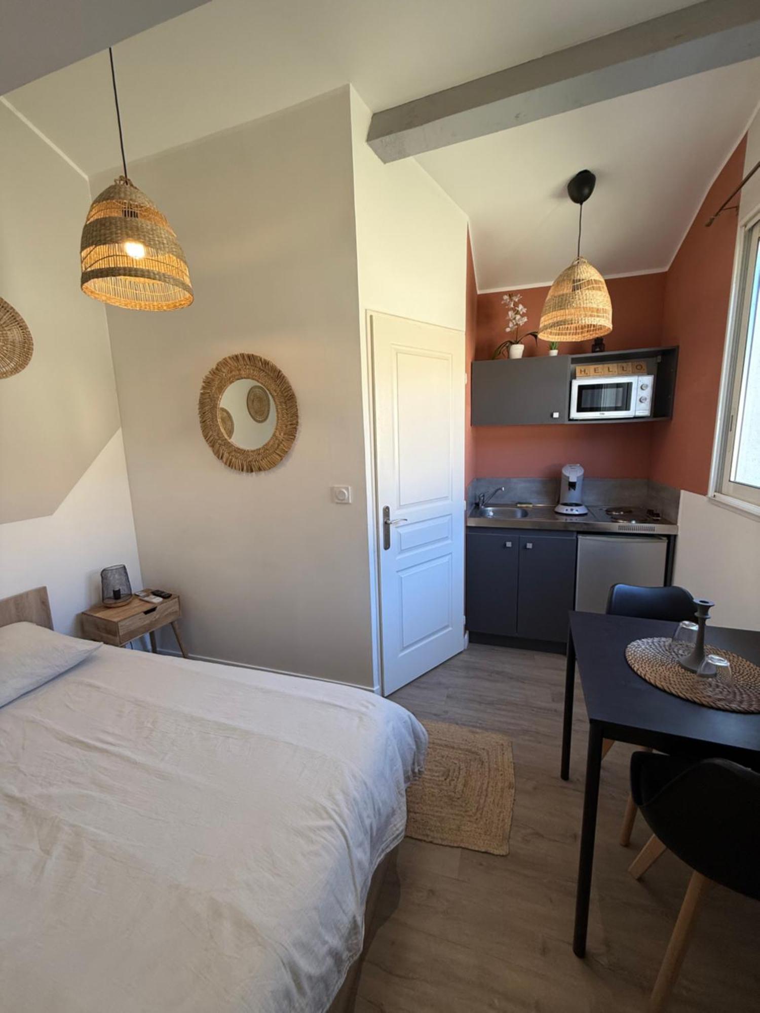 Loft, Studio And Love Rooms Bourg-Saint-Christophe エクステリア 写真