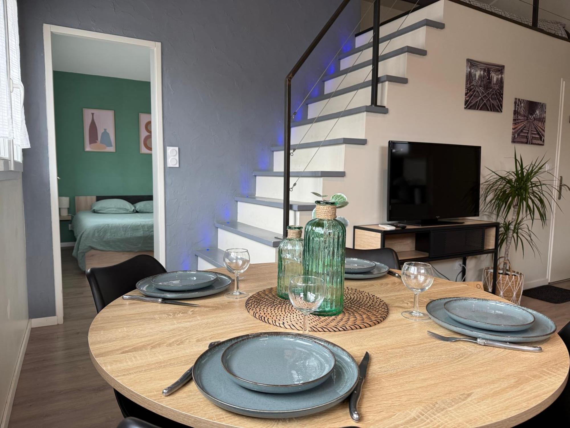 Loft, Studio And Love Rooms Bourg-Saint-Christophe エクステリア 写真
