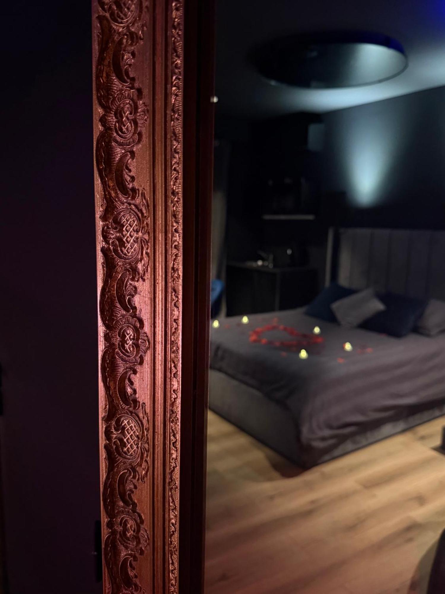 Loft, Studio And Love Rooms Bourg-Saint-Christophe エクステリア 写真