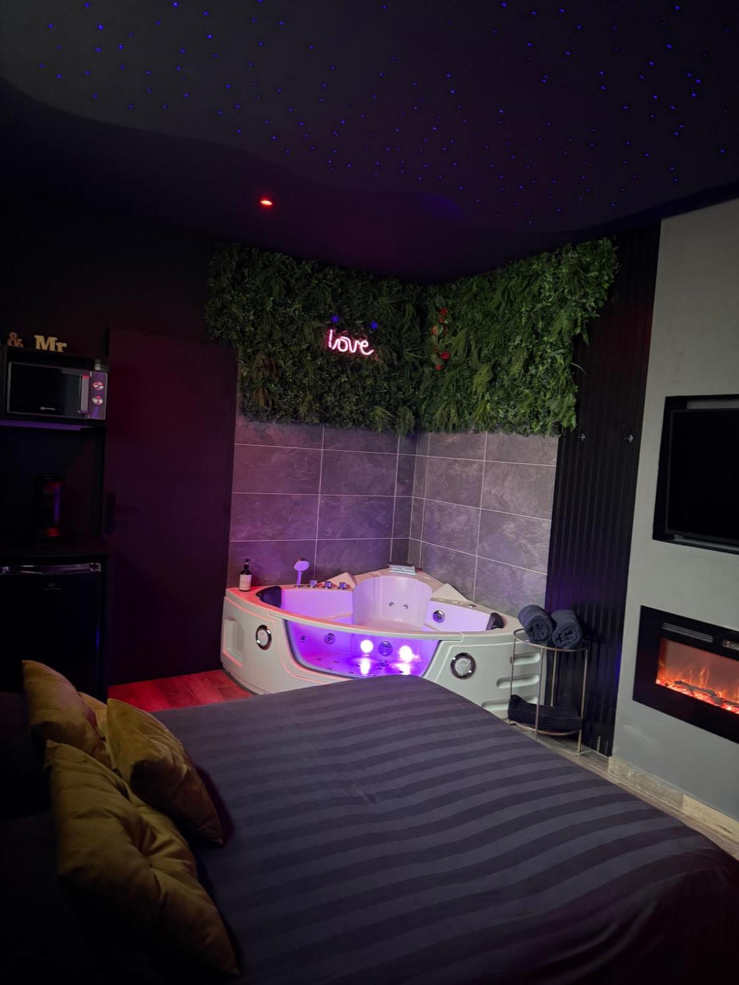 Loft, Studio And Love Rooms Bourg-Saint-Christophe エクステリア 写真