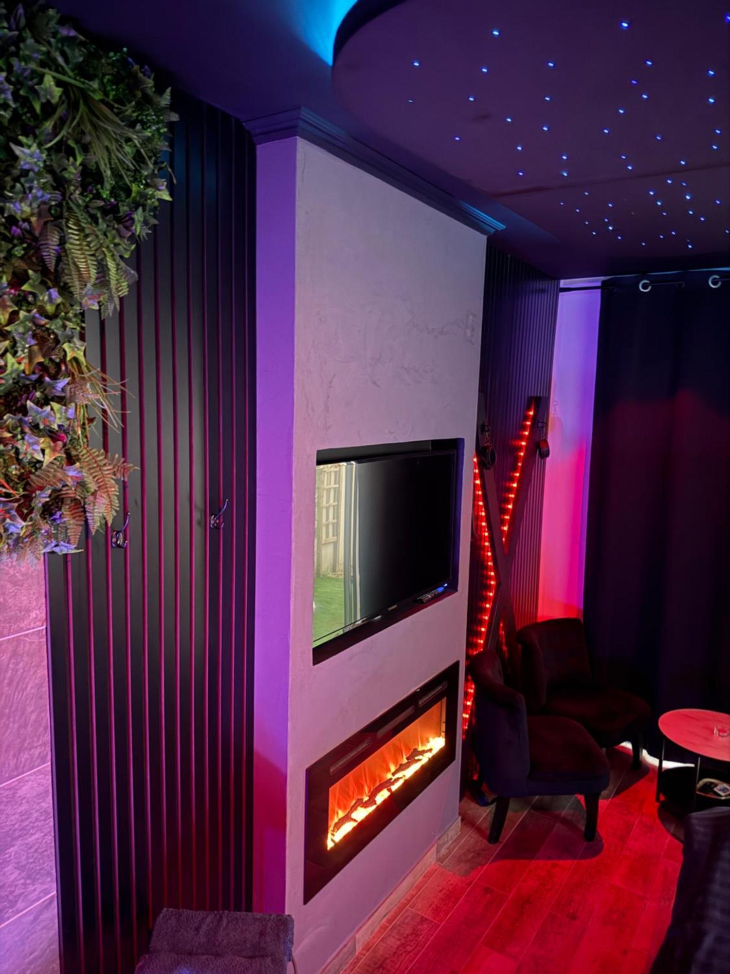 Loft, Studio And Love Rooms Bourg-Saint-Christophe エクステリア 写真